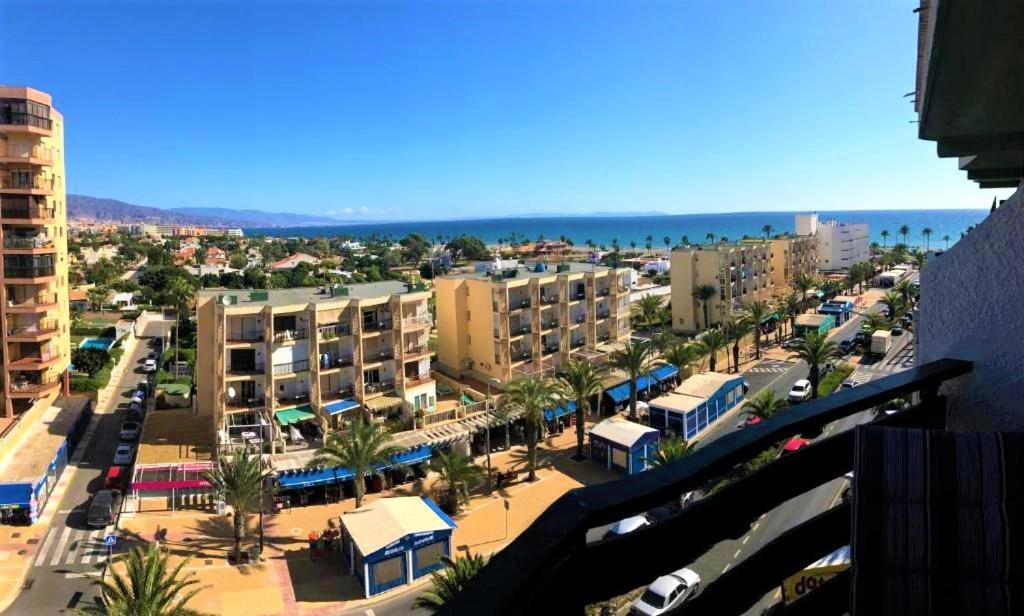 Apartamento Roquetas De Mar: Seafront Terrace with Pool & Parking Exterior photo