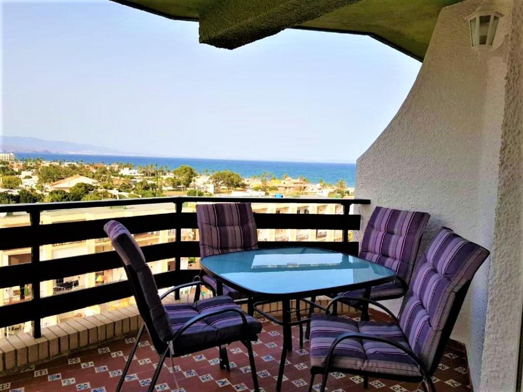 Apartamento Roquetas De Mar: Seafront Terrace with Pool & Parking Exterior photo